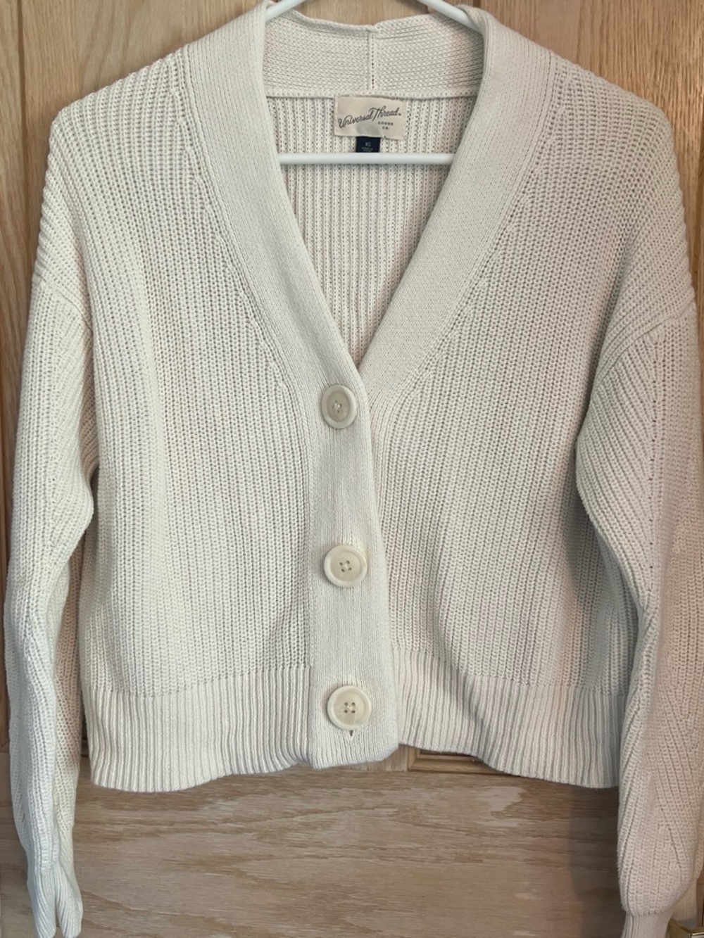 Universal Thread Cream Cropped V-Neck Button Cardigan